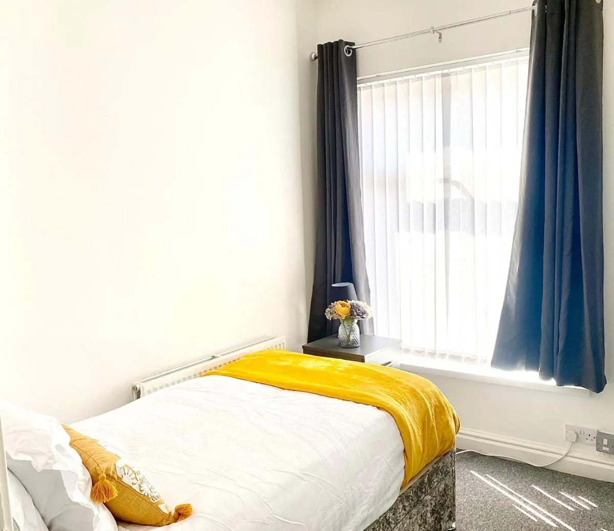 Image 2 of Cosy Cheerful 2 Bedrooms Near Piccadilly, Etihad Stadium Sleeps up to 5