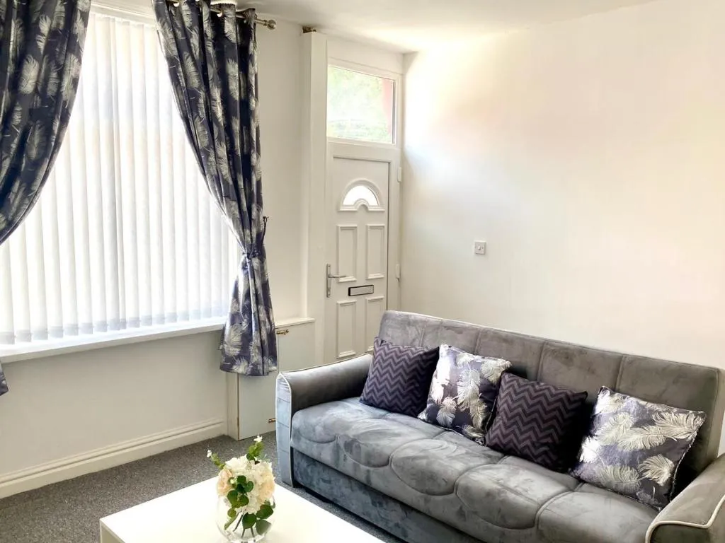 Image of Cosy Cheerful 2 Bedrooms Near Piccadilly, Etihad Stadium Sleeps up to 5