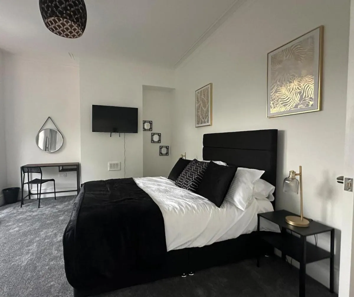 Image 2 of Cosy Manchester House near Etihad and coop live