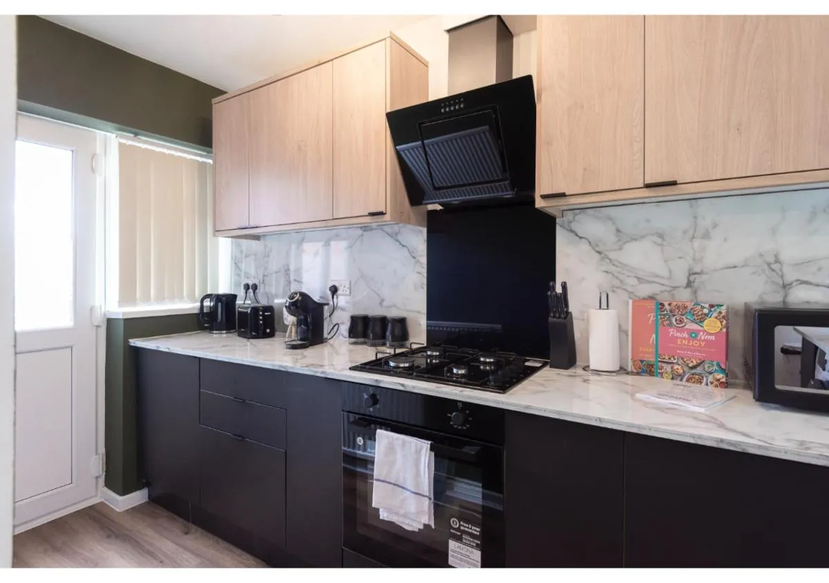 Image 1 of Cozy 3 BD House, Perfect for Large Group of 6