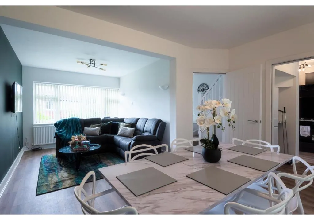 Image of Cozy 3 BD House, Perfect for Large Group of 6