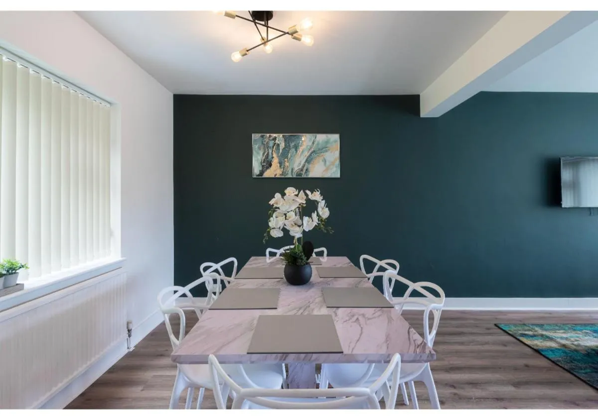 Image 2 of Cozy 3 BD House, Perfect for Large Group of 6