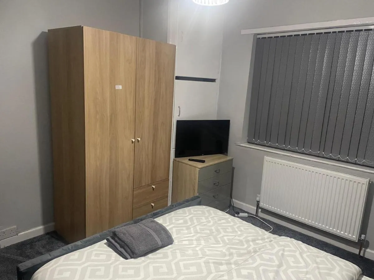 Image 2 of Cozy Manchester House with 3 Bedrooms