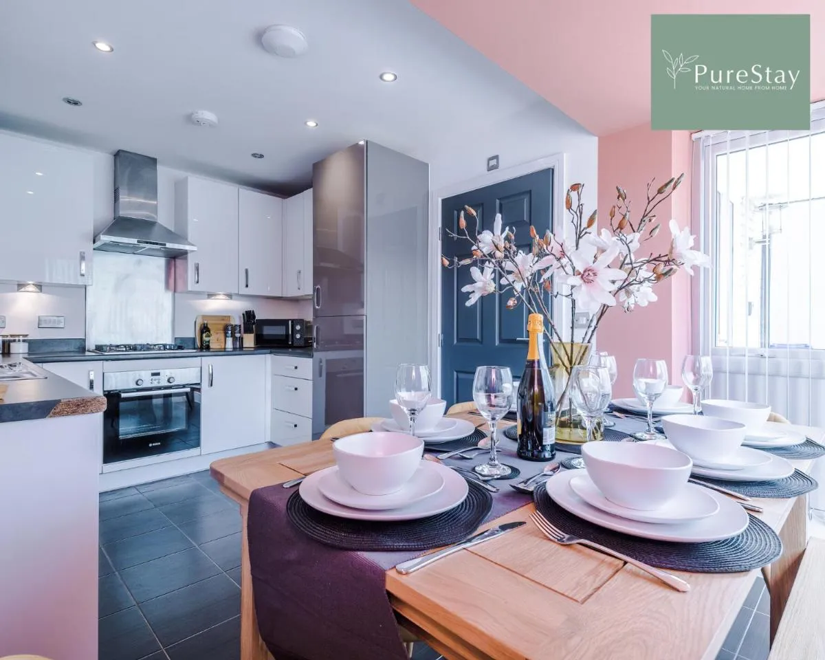 Image 4 of Designer House in Manchester Near Stadium with Wi-Fi & Parking by PureStay Short Lets & Serviced Accommodation