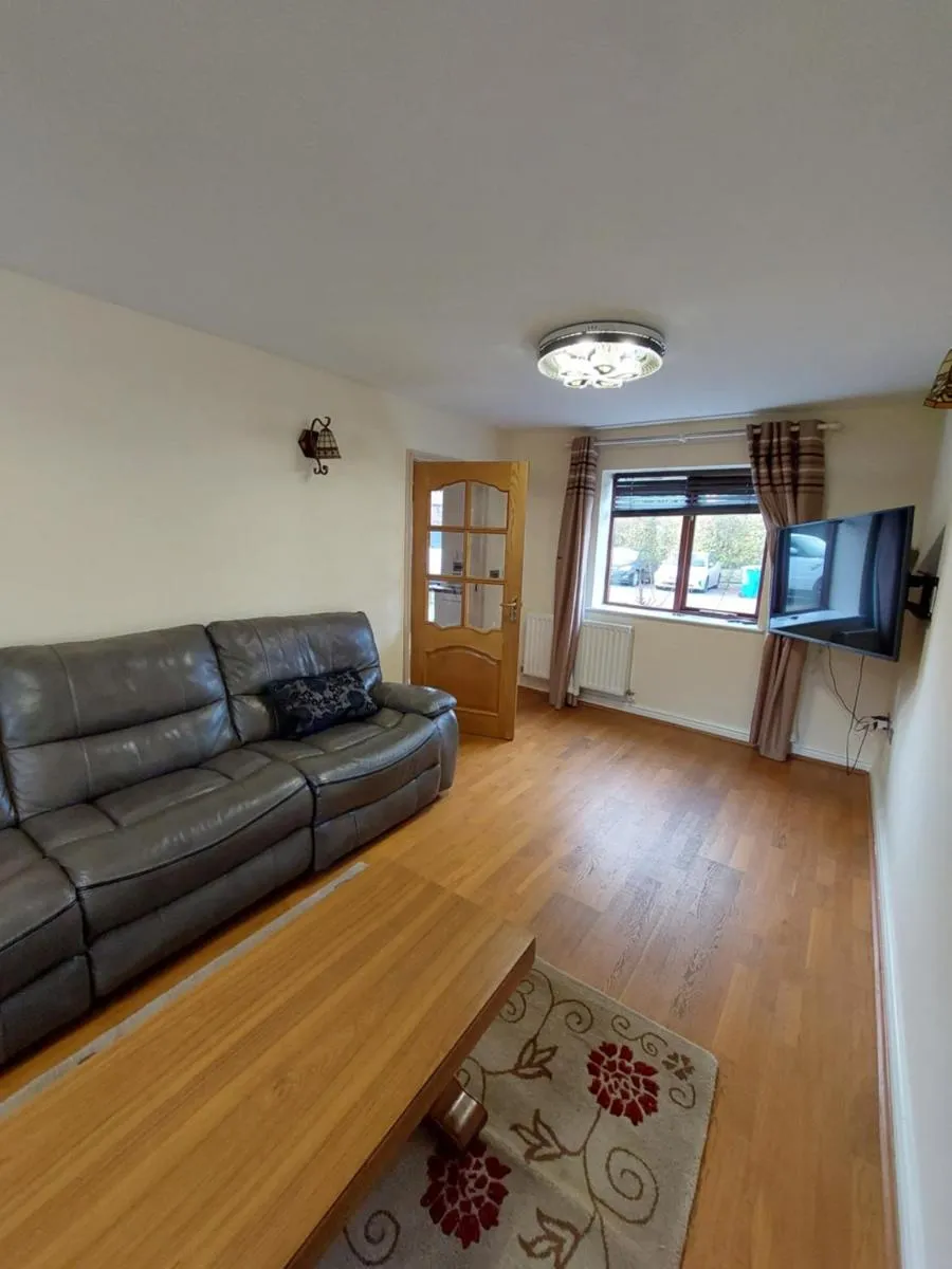 Image 2 of Dobcross Close