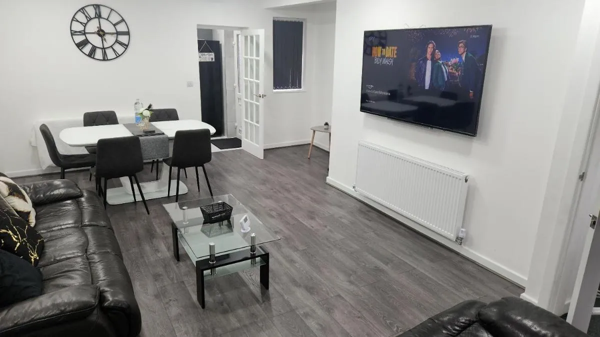 Image 1 of ETIHCITY – 3 Bedroom Semi – Free Parking near Etihad Stadium, Tourist attractions, Manchester City Centre, Transport and Motorway Links next to McDonald’s – Sky n Netflix