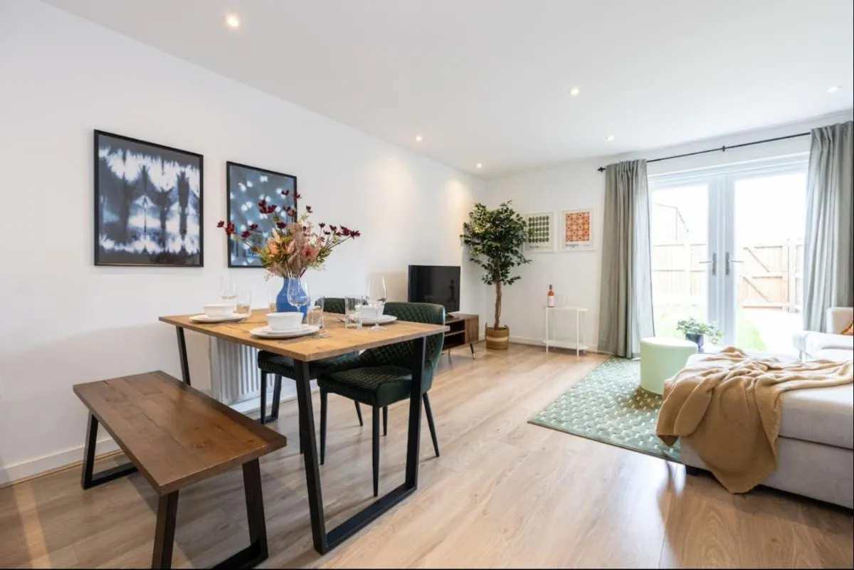 Image 6 of Elegance Retreat – 2 Bed Holiday Home with Parking