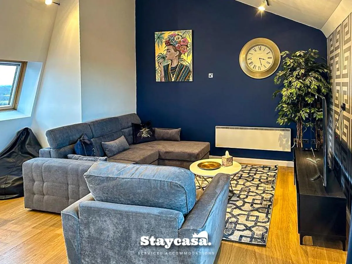 Image 2 of Elegant Duplex Penthouse With Free Parking!