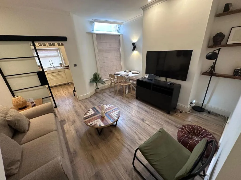 Image of Elegant Family-sized Home With Free Parking