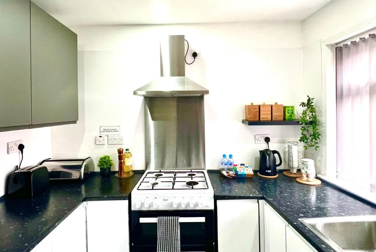 Image 1 of Entire House, Sleep7, Near Manchester City Centre And Stockport, Free Parking, Netflix, WiFi