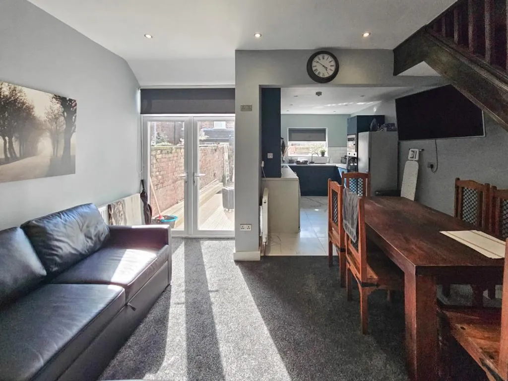Image of Exceptional Modern 4 Bdr Home In Manchester!