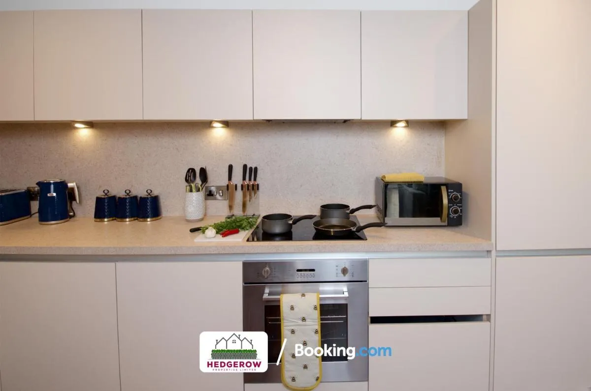 Image 5 of Exclusive Deal on 3-Night & Weekly Deal on 3-Bedroom Urban Loft by Hedgerow