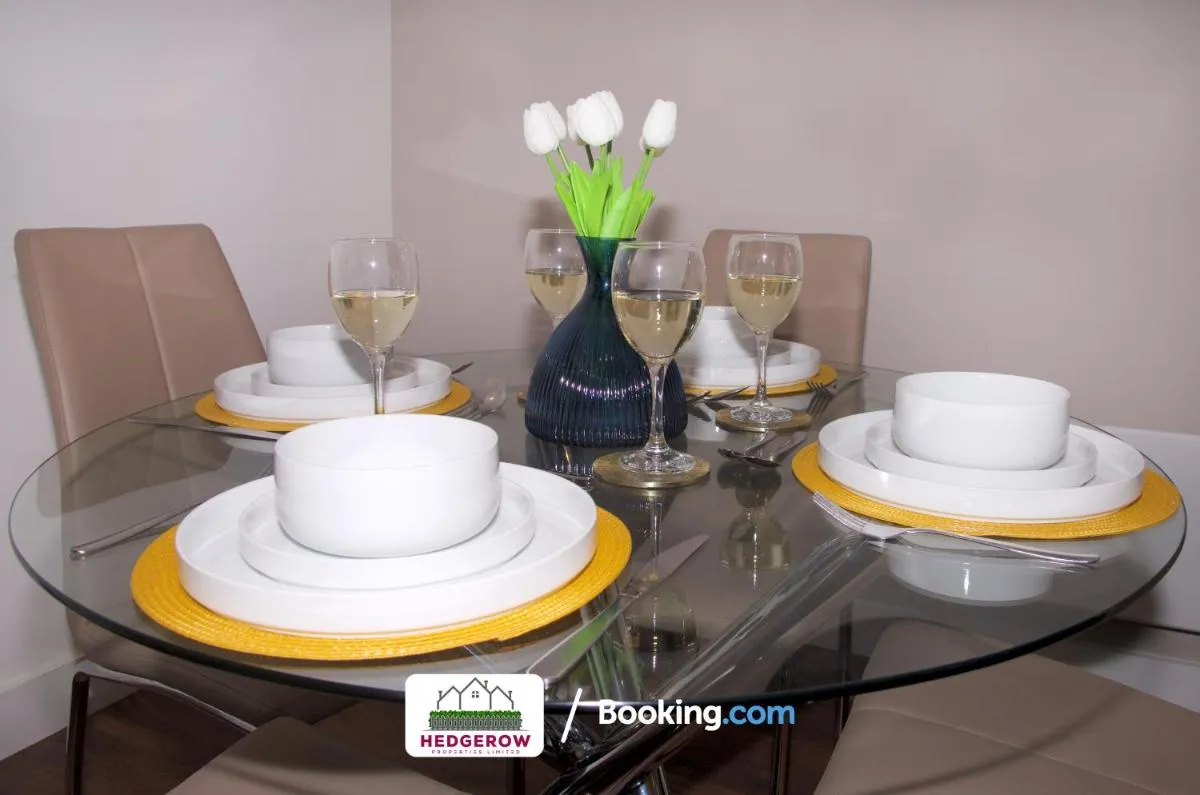 Image 6 of Exclusive Deal on 3-Night & Weekly Deal on 3-Bedroom Urban Loft by Hedgerow