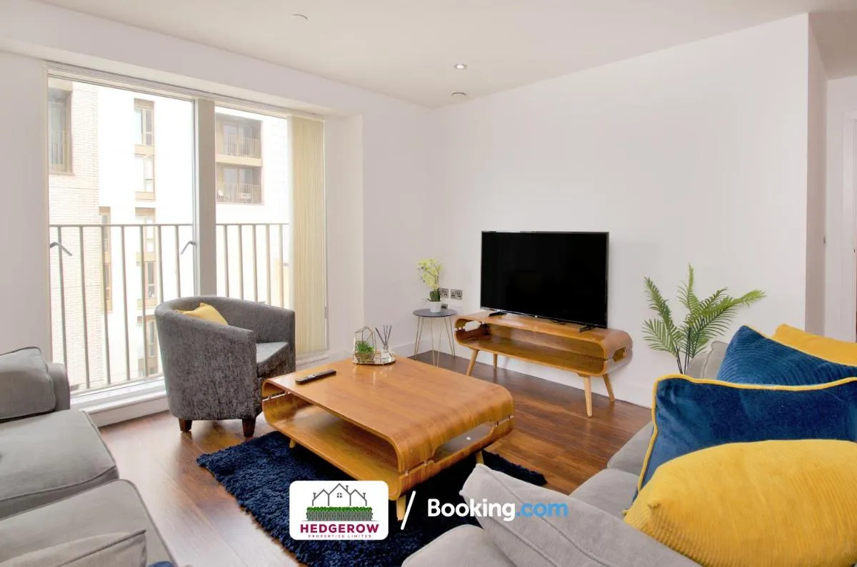 Image 4 of Exclusive Deal on 3-Night & Weekly Deal on 3-Bedroom Urban Loft by Hedgerow