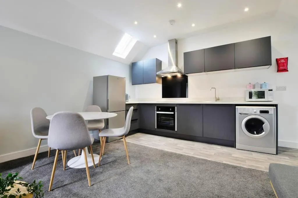 Image 2 of FREE PARKING – 1 BR Salford Royal sleeps 4