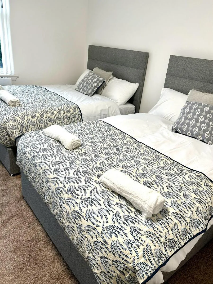 Image 6 of Failsworth Apartment 4 – Free Parking ,Group stay, contractors