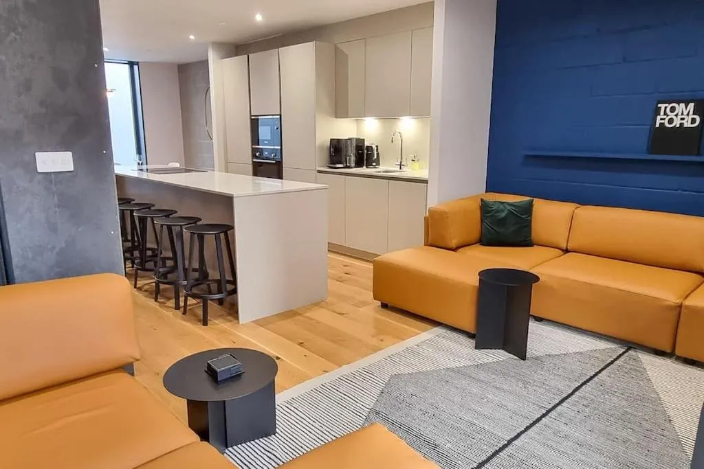 Image 2 of Free Parking – Roof Terrace – Luxury Townhouse