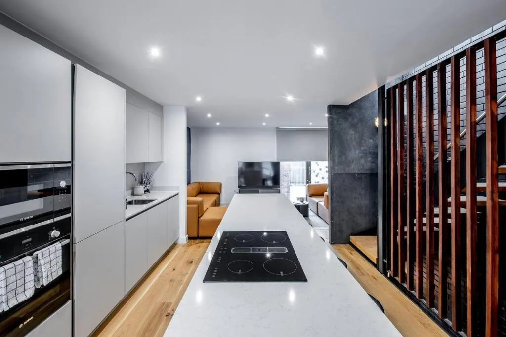 Image 1 of Free Parking – Roof Terrace – Luxury Townhouse