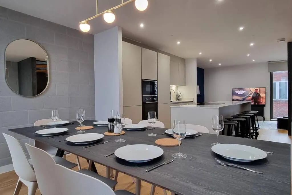 Image 5 of Free Parking – Roof Terrace – Luxury Townhouse