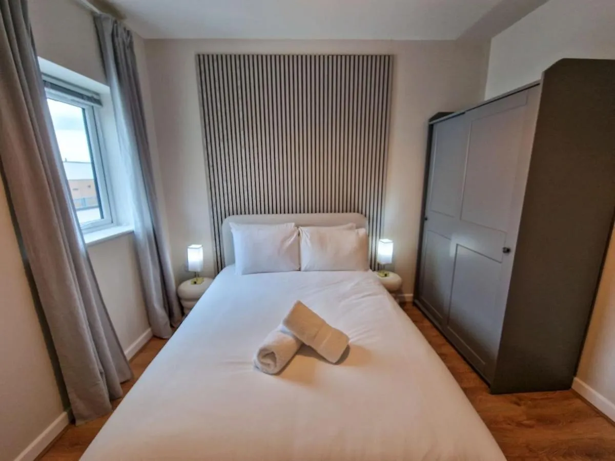 Image 3 of Free Parking Stunning City Centre Flat