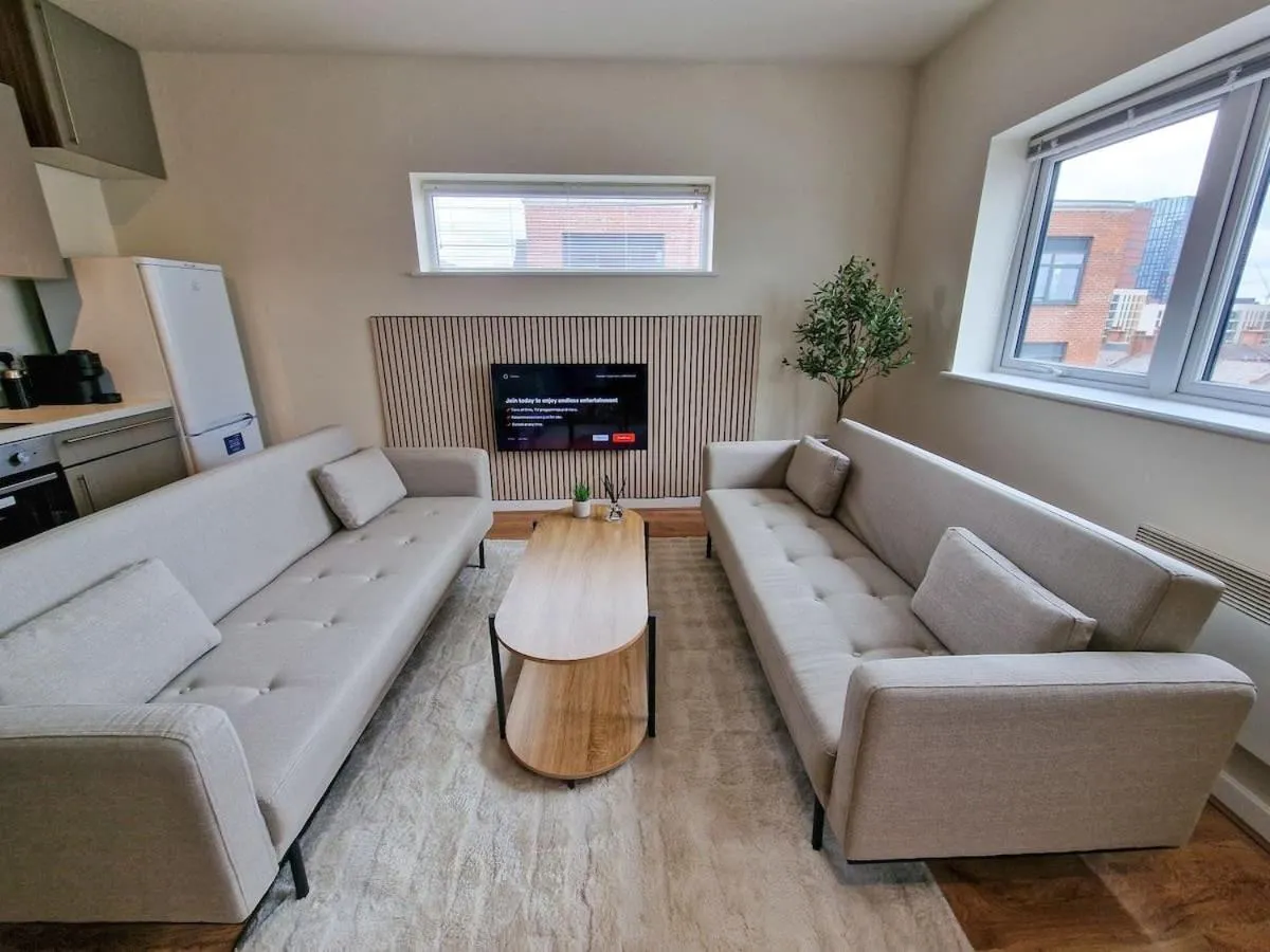 Image 4 of Free Parking Stunning City Centre Flat