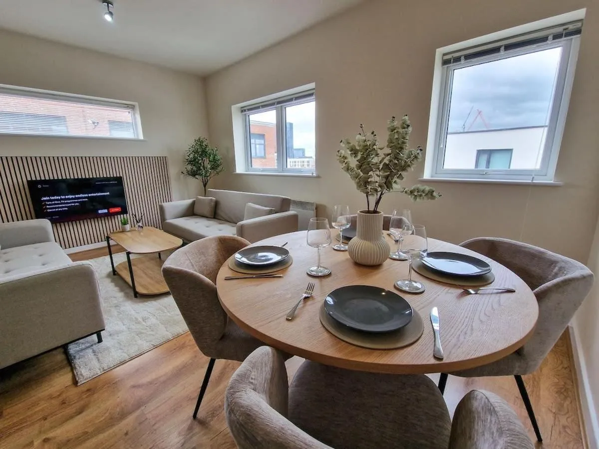 Image 5 of Free Parking Stunning City Centre Flat