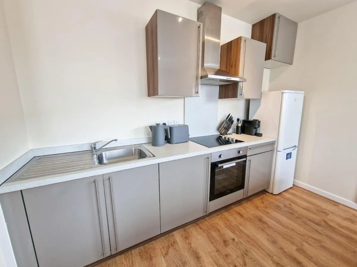 Image 6 of Free Parking Stunning City Centre Flat