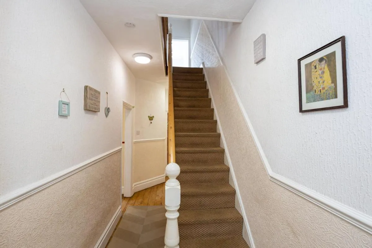 Image 3 of GuestReady – Enchanting life in Gorse Hill