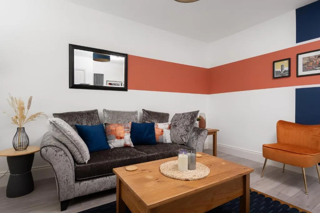 Image of Hilltop House in Central Manchester – Free Parking