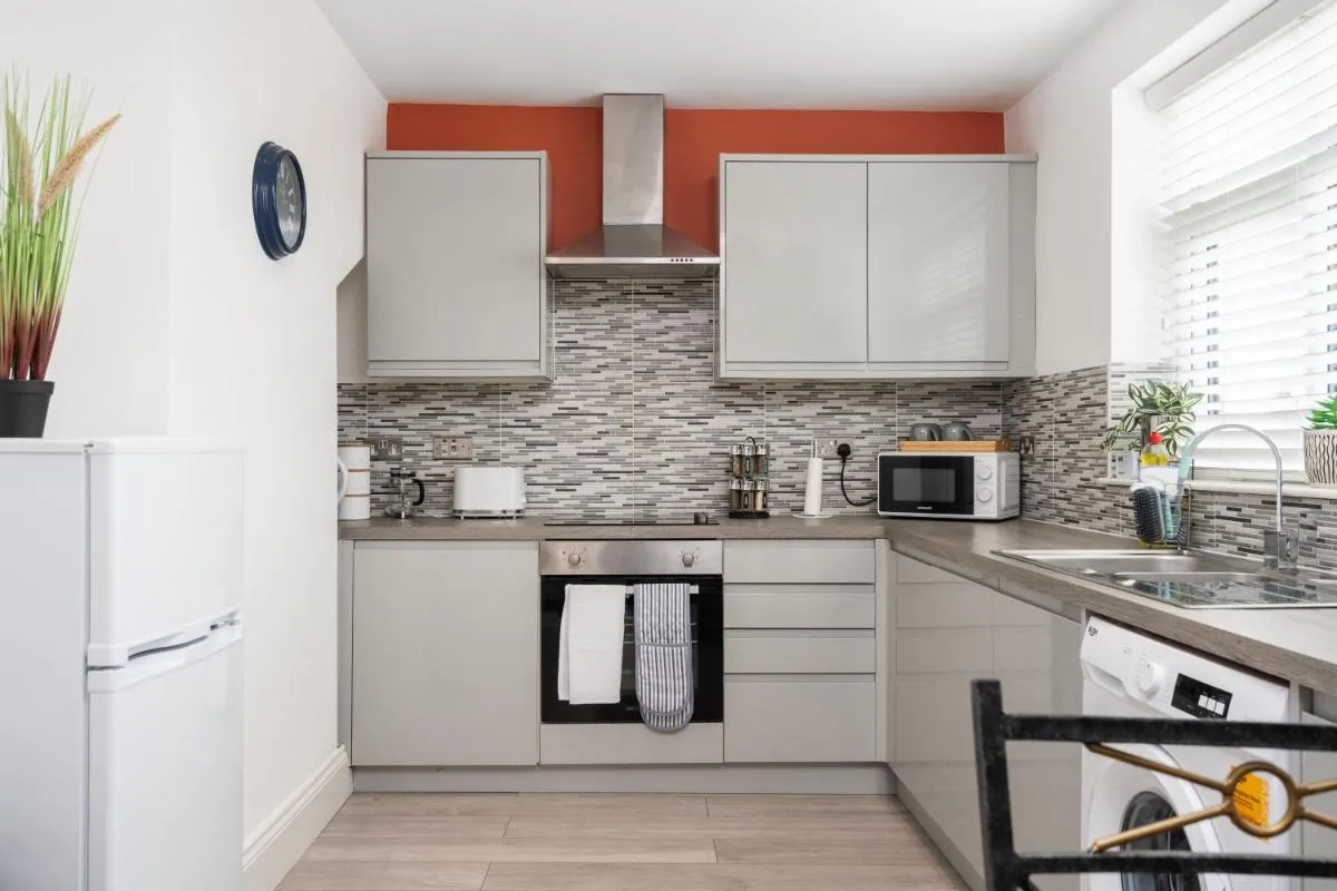 Image 3 of Hilltop House in Central Manchester – Free Parking