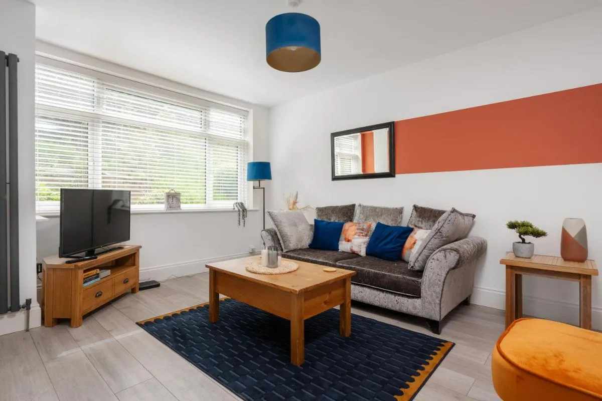 Image 4 of Hilltop House in Central Manchester – Free Parking