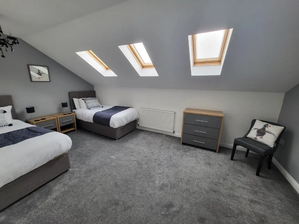 Image of Immaculate 7 Bed House in Ashton-under-Lyne OL7