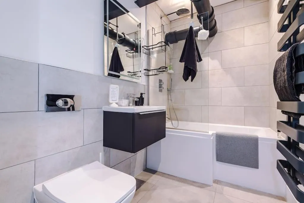 Image 6 of Incredible 3Bed Townhouse, Rooftop Patio, Sleeps 6