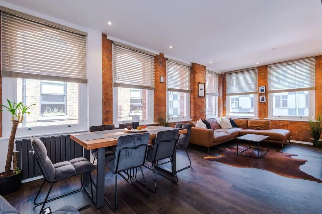 Image 4 of Incredible 3Bed Townhouse, Rooftop Patio, Sleeps 6