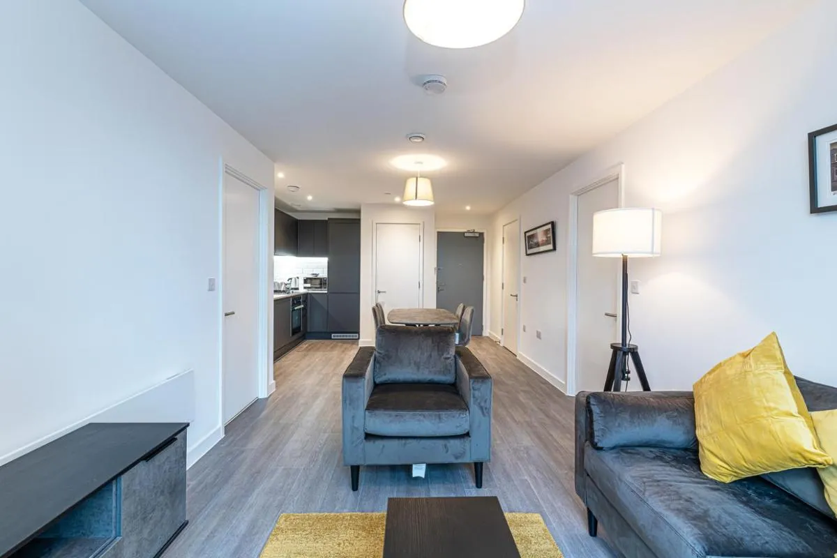 Image 2 of Insignia Apartments
