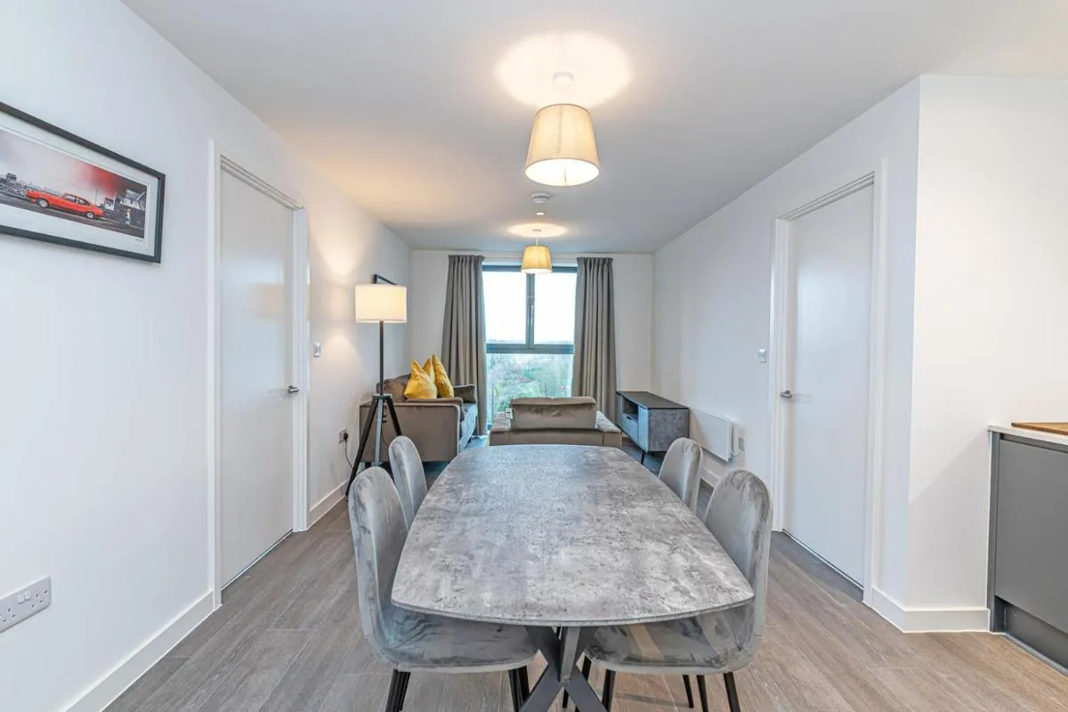 Image 3 of Insignia Apartments