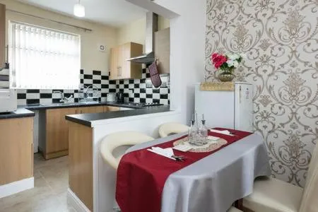 Image of KNUTSFORD House Holidays