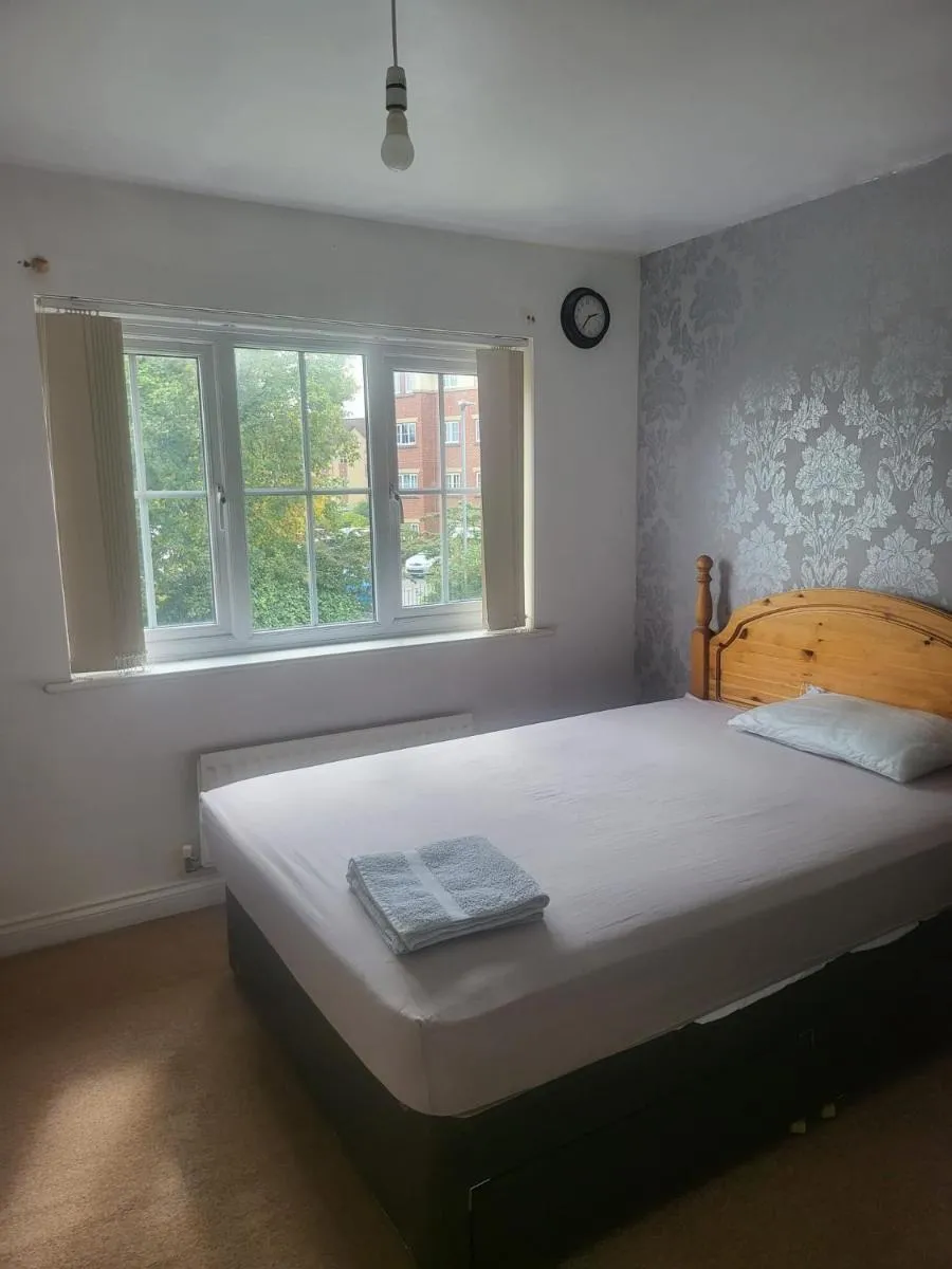 Image 4 of L&LStays at 12 Harvard Road