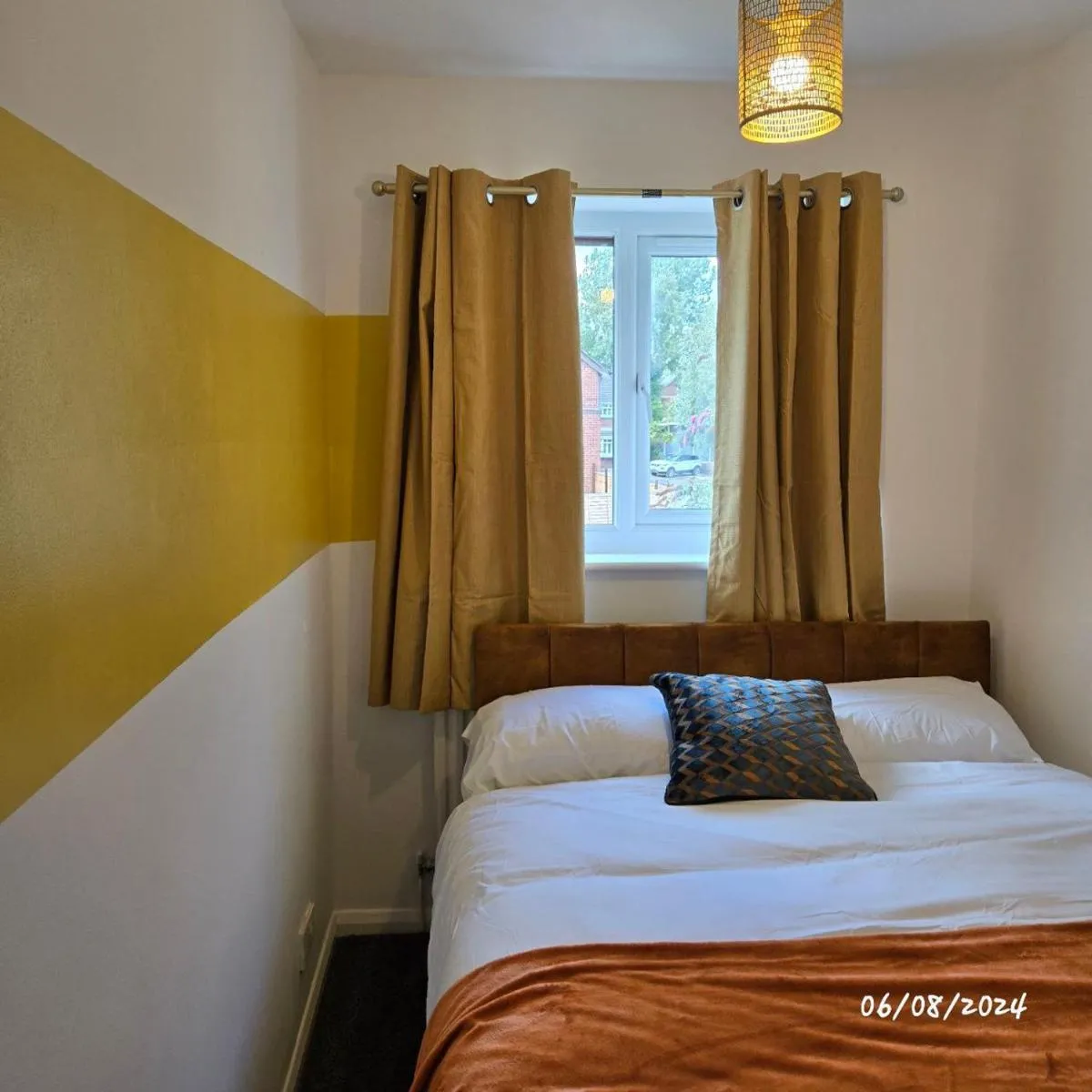 Image 4 of Laurel Three Bed House with Free Parking