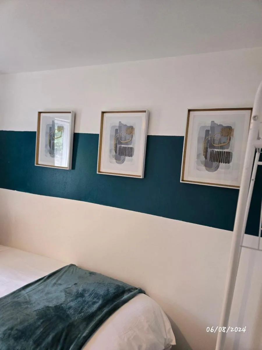 Image 2 of Laurel Three Bed House with Free Parking