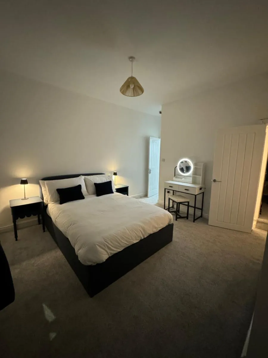 Image 1 of Levenshulme House – 2 Bedroom – Sleeps 6 – Free Parking & WiFi