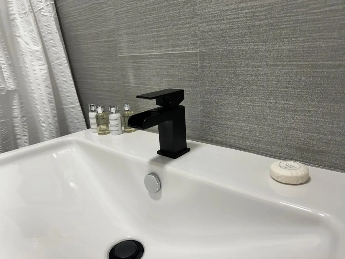 Image 3 of Levenshulme House – 2 Bedroom – Sleeps 6 – Free Parking & WiFi