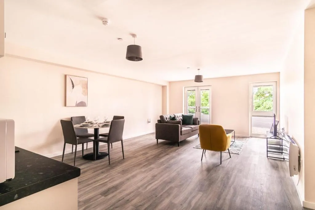 Image of Lovely 2 Bedroom Manchester Apartment