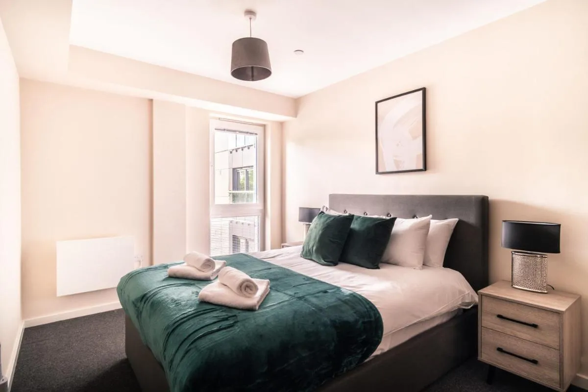 Image 4 of Lovely 2 Bedroom Manchester Apartment