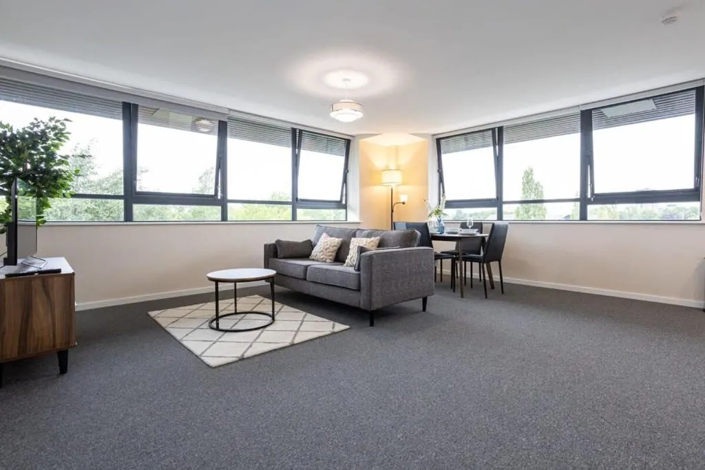 Image of Lovely 2 Bedroom Modern Apartment Manchester