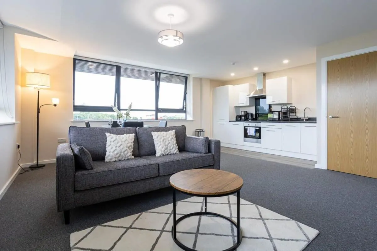 Image 2 of Lovely 2 Bedroom Modern Apartment Manchester