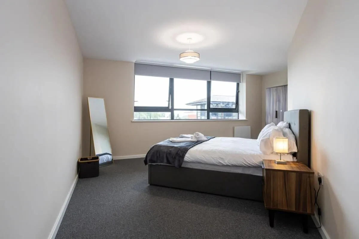 Image 5 of Lovely 2 Bedroom Modern Apartment Manchester
