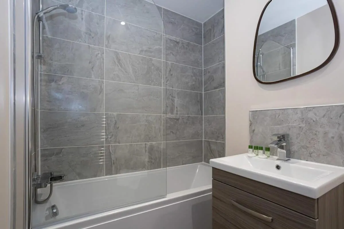 Image 6 of Lovely 2 Bedroom Modern Apartment Manchester