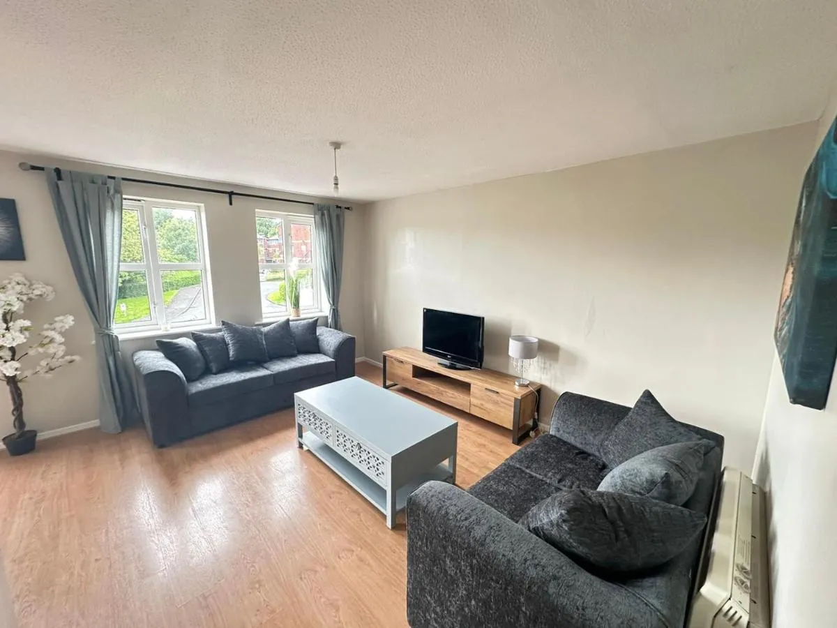 Image 1 of Lovely 2 Dbl bed apartment near Heaton Park and North Manchester Hospital with parking