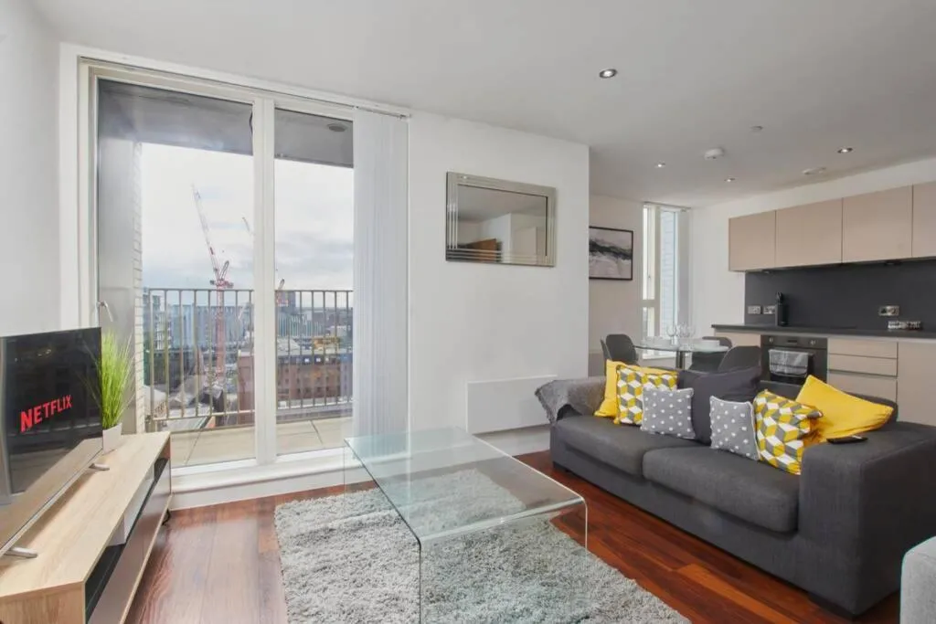 Image of Lovely Apartment – Private Parking – Stadium Views